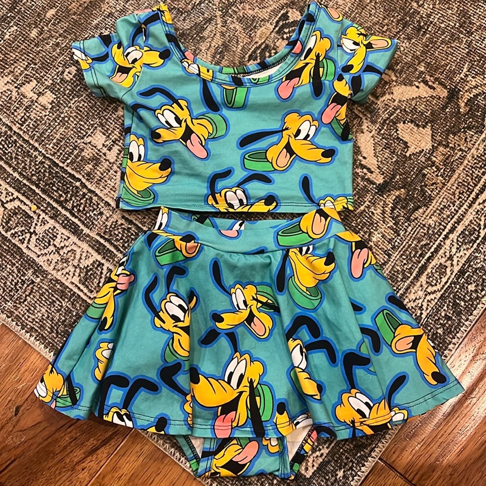 Wild Rich kids Pluto faces 2 piece skirted leo size 3/4 Disney